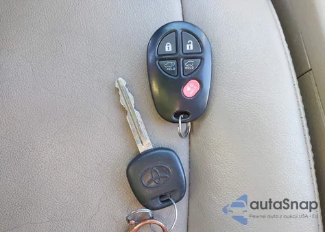 2011 Toyota Highlander Se V6 z USA, uszkodzony, nr VIN 5TDZK3EH6BS048247